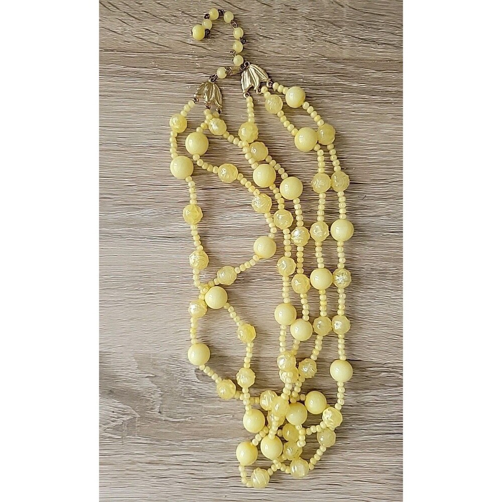 Vintage 50s Necklace Hong Kong Cream Yellow 3 Stand 26" 3 "Extender